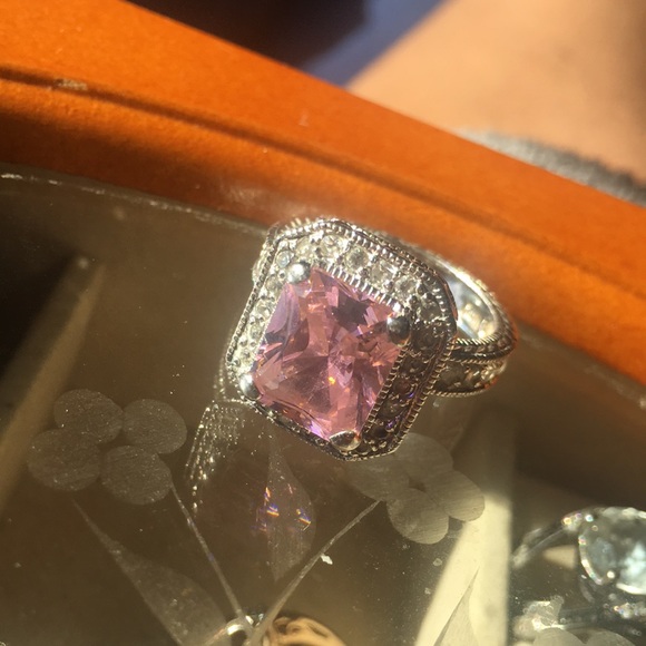 Beautiful Pink Sapphire Stone Sterling Silver Ring - Picture 4 of 9